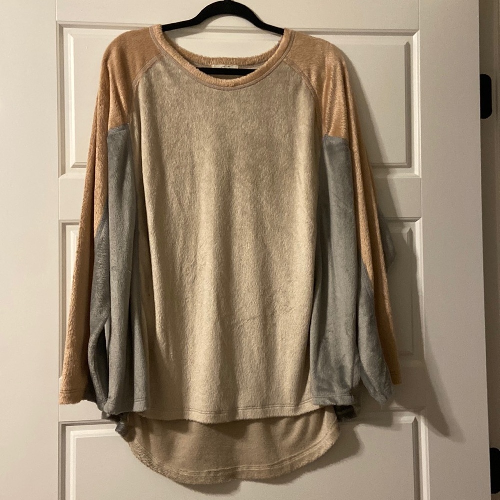 Soft Fur Long sleeve blouse